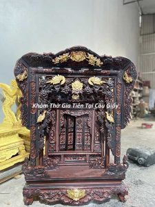 Khám thờ gia tiên tại cầu giấy