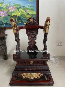 Ngai thờ gia tiên tại cầu giấy